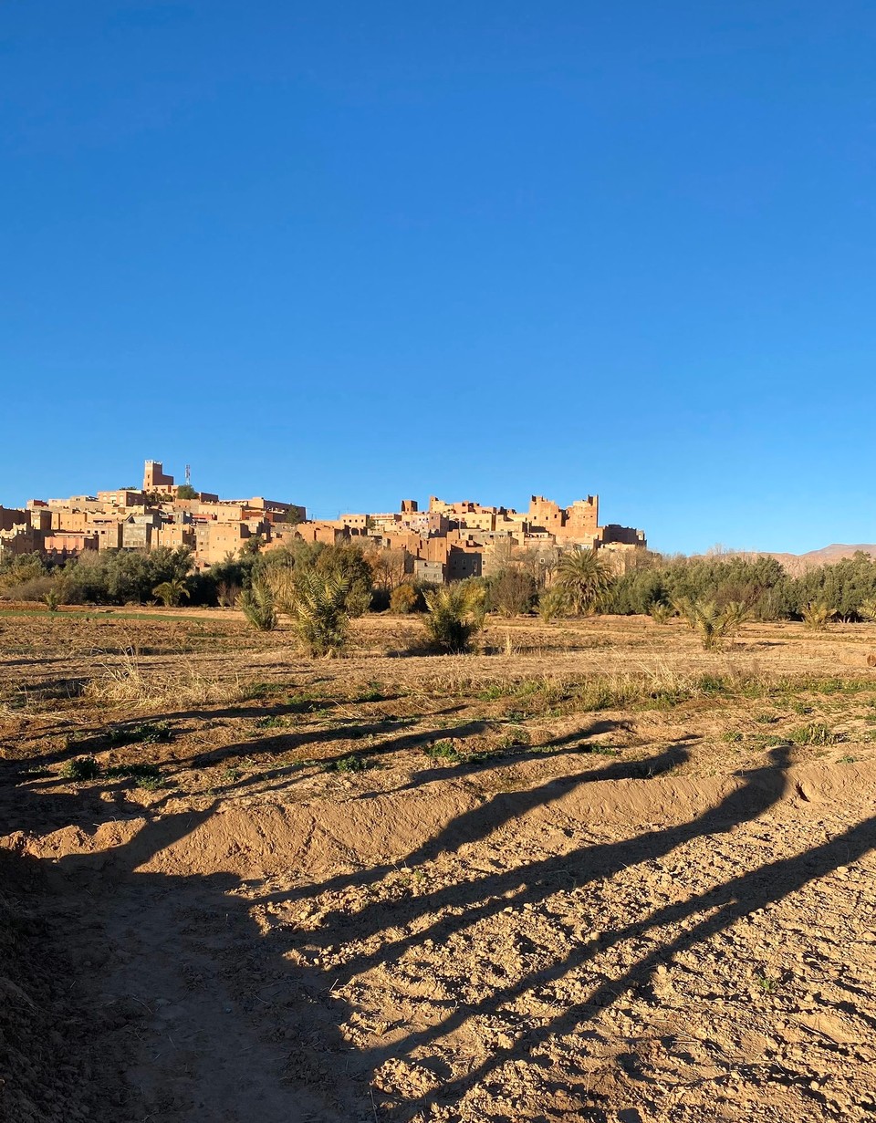 Marokko - Ouarzazate - Man hatte ich keine Lust ... gleich morgens einen Fußmarsch durch die Oase machen. Ich hatte gehofft noch etwas im Bus schlafen zu können 😁