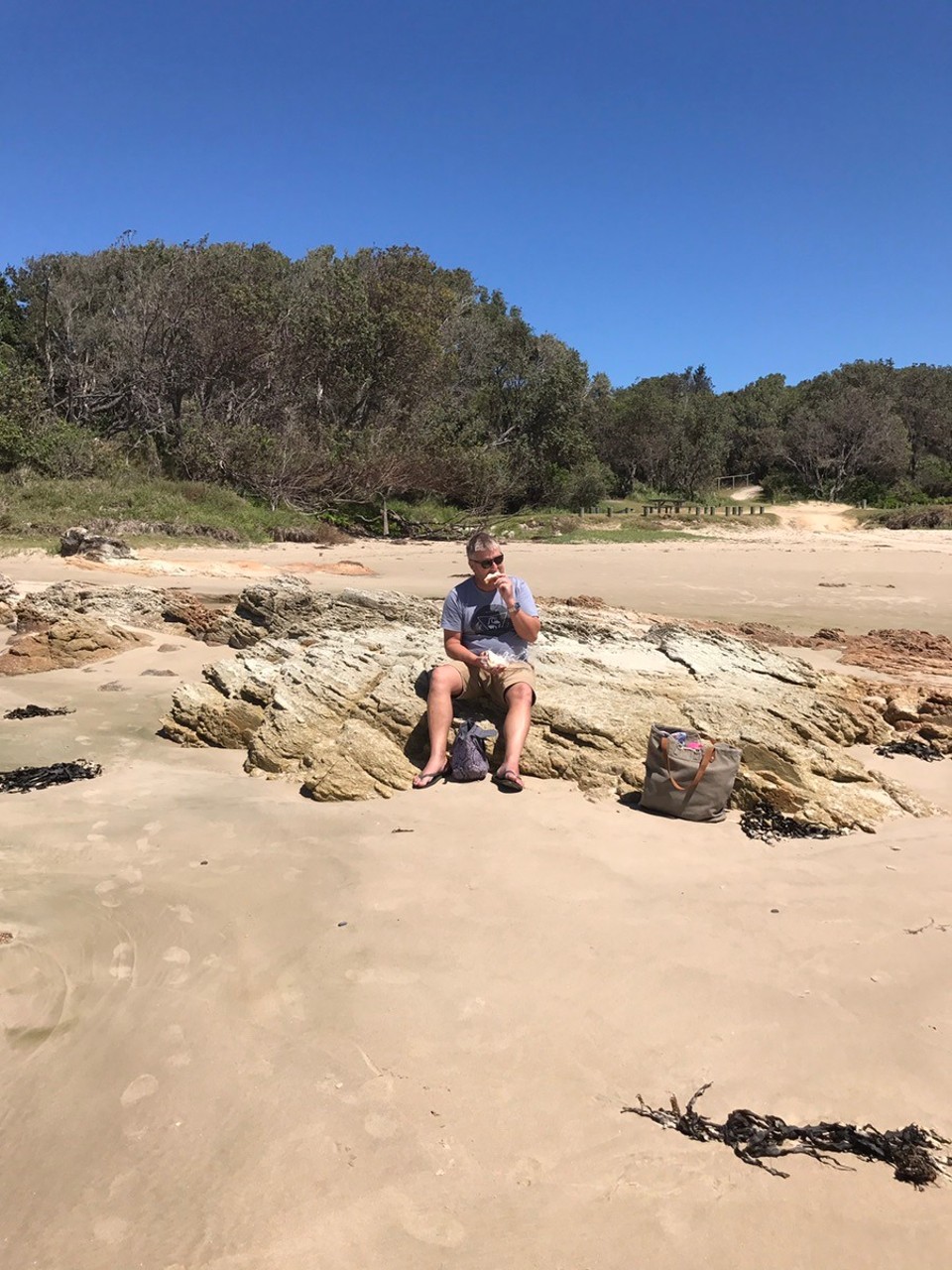 Australia - Bonny Hills - Ham sangers at diamond head beach