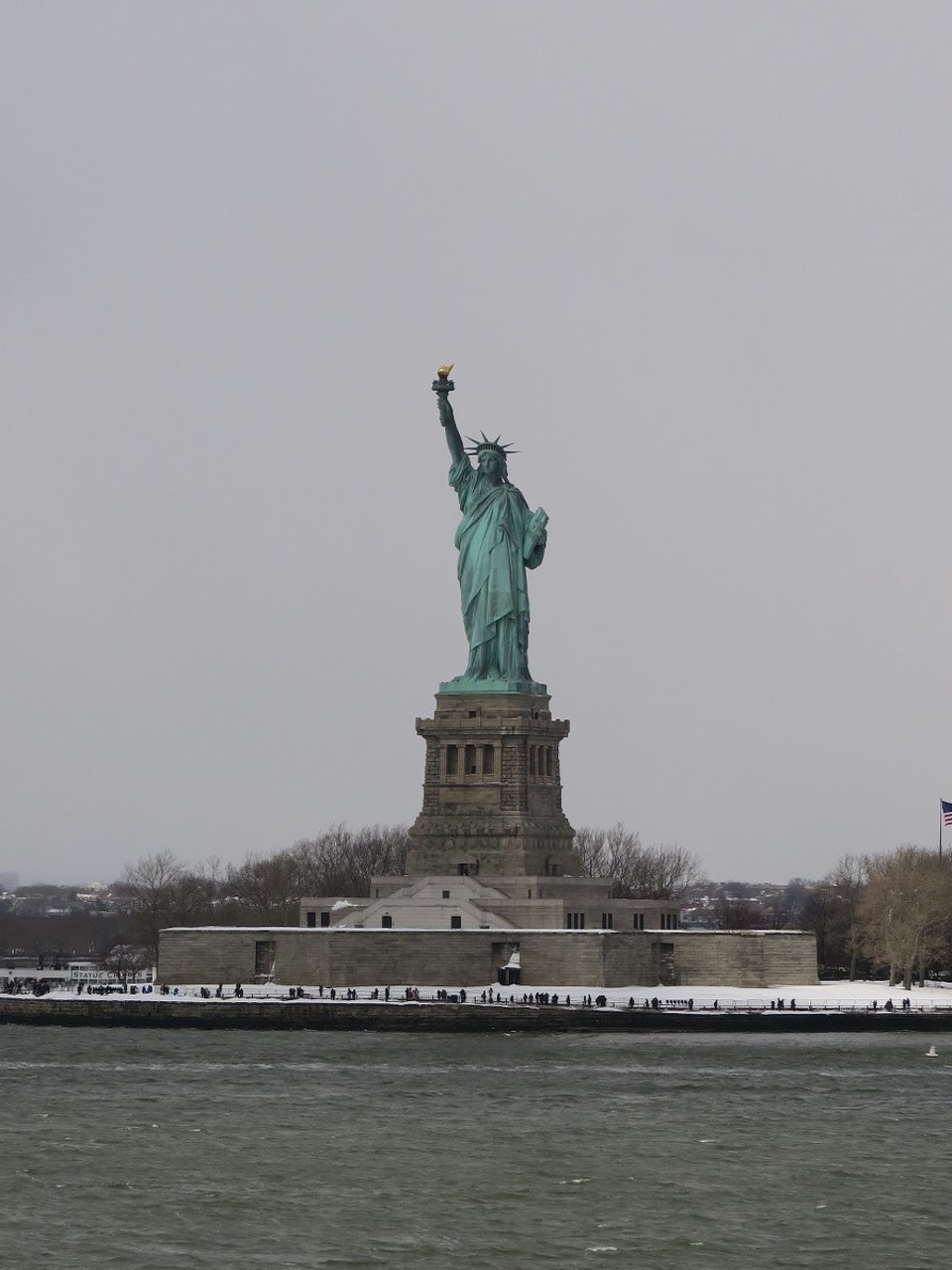 United States - New York - Statue de la liberté, entourée de neige!