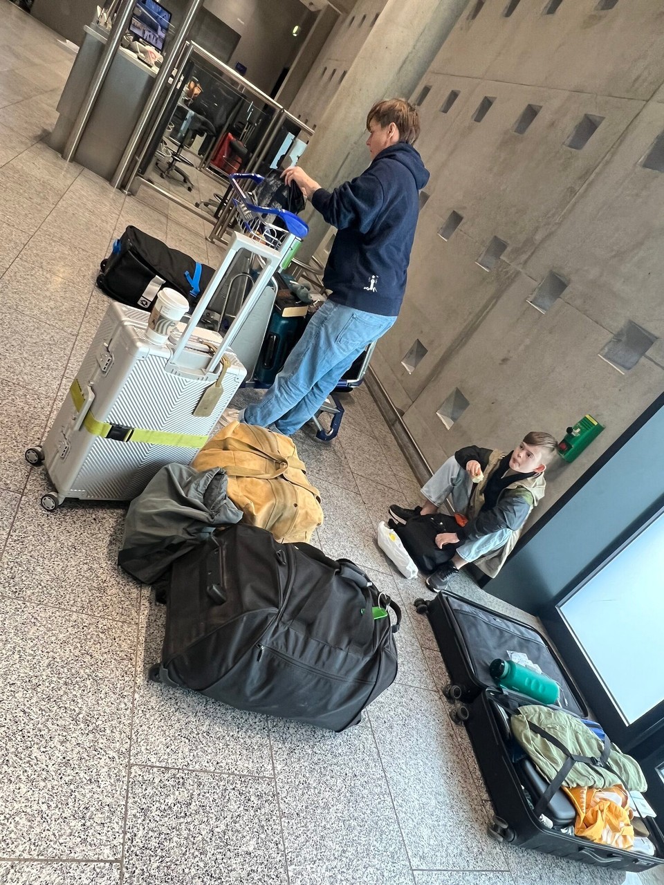 Deutschland - Frankfurt am Main - Umpacken!