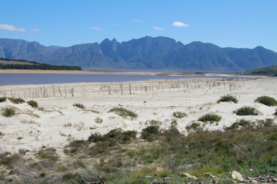 Südafrika - Franschhoek - ... es fehlt der Regen - in Kapstadt gibt es schon Restriktionen zum Wasserverbrauch 