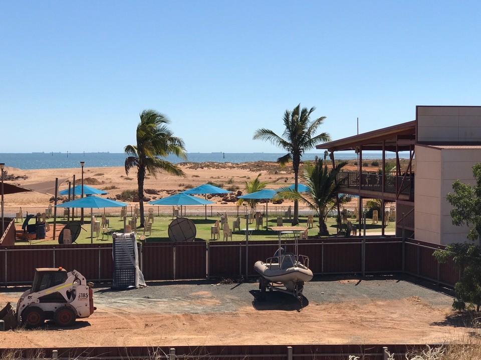 Australia - Port Hedland - Yacht club .. hmmm.. not a yacht in sight!