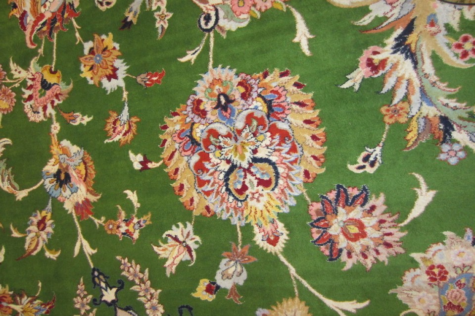 Oman - Abu Dhabi - Blumenmotiv des größten Teppichs der Welt