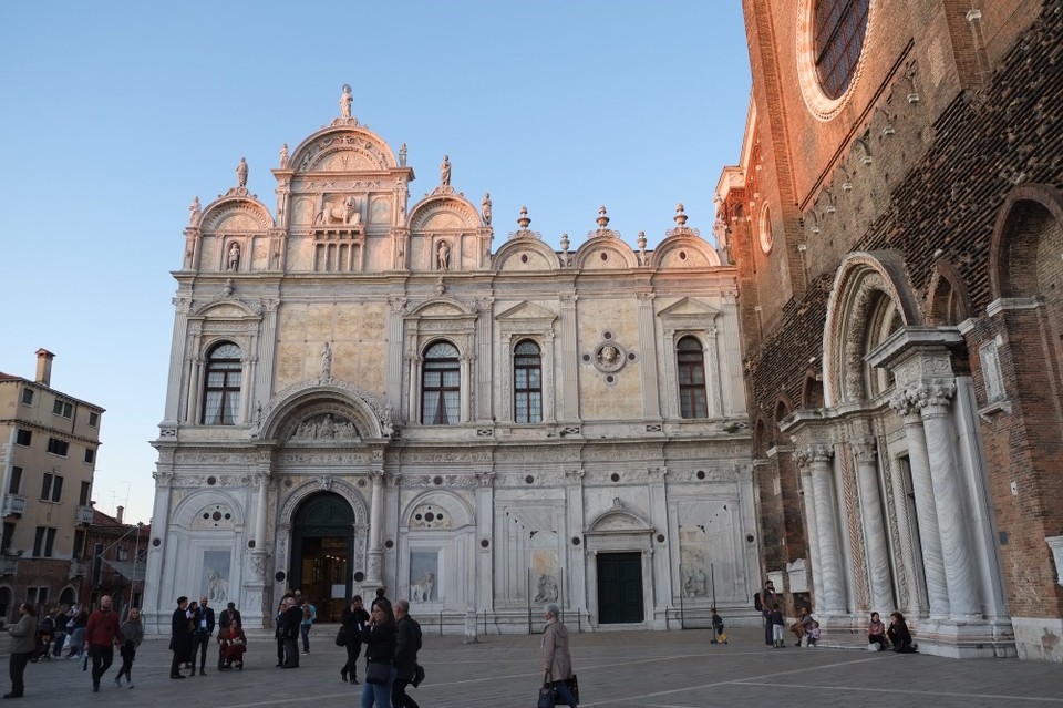 Italien - Venedig - Der obligatorische Spritz an irgendeiner Kirche 😄