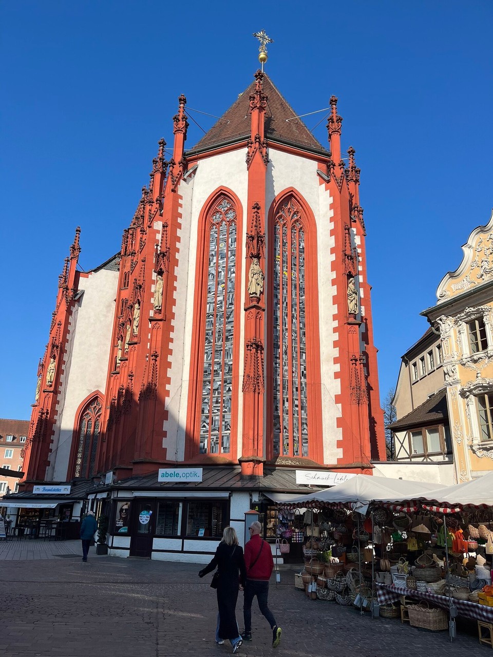 Deutschland - Würzburg - Kirche am Marktplatz! Vom Turm oben hat man einen tollen Blick über Würzburg