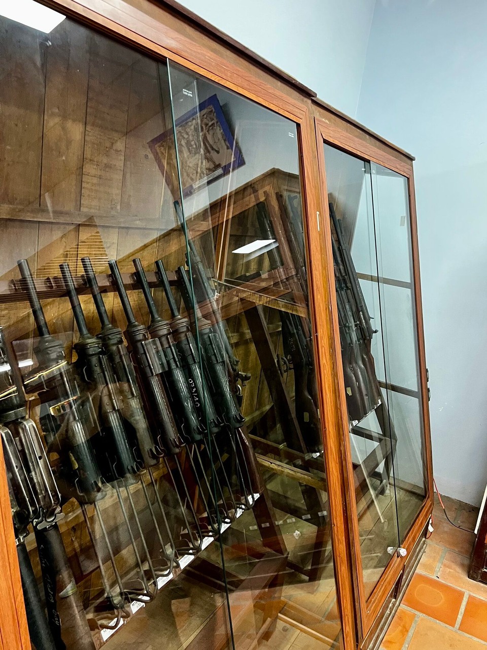 Vietnam - Ho-Chi-Minh-Stadt - wennd willsch, chasch au no chli maschinegwehr und pistole schüsse usprobiere😱