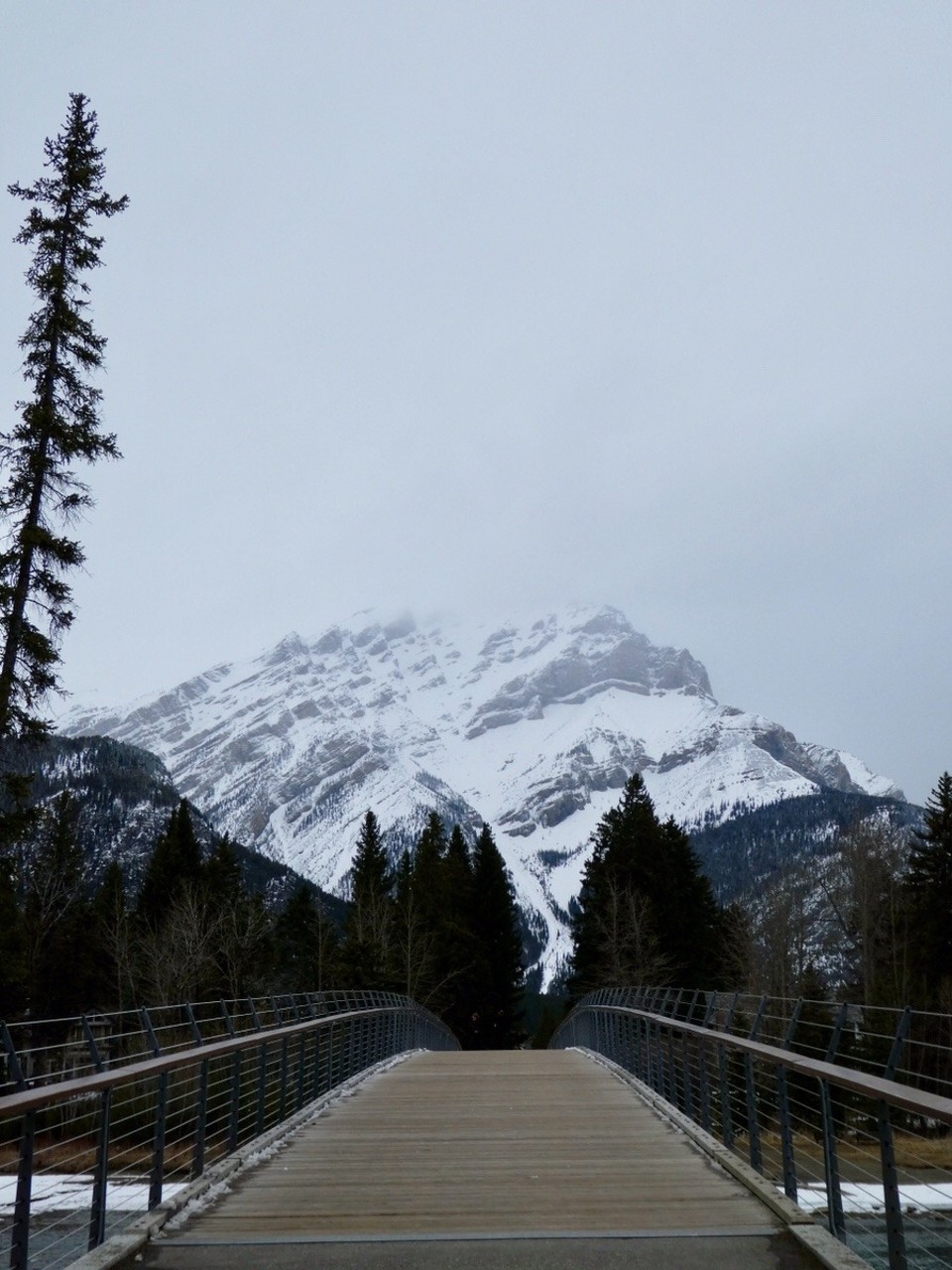 Canada - Banff - Across the river to Banff