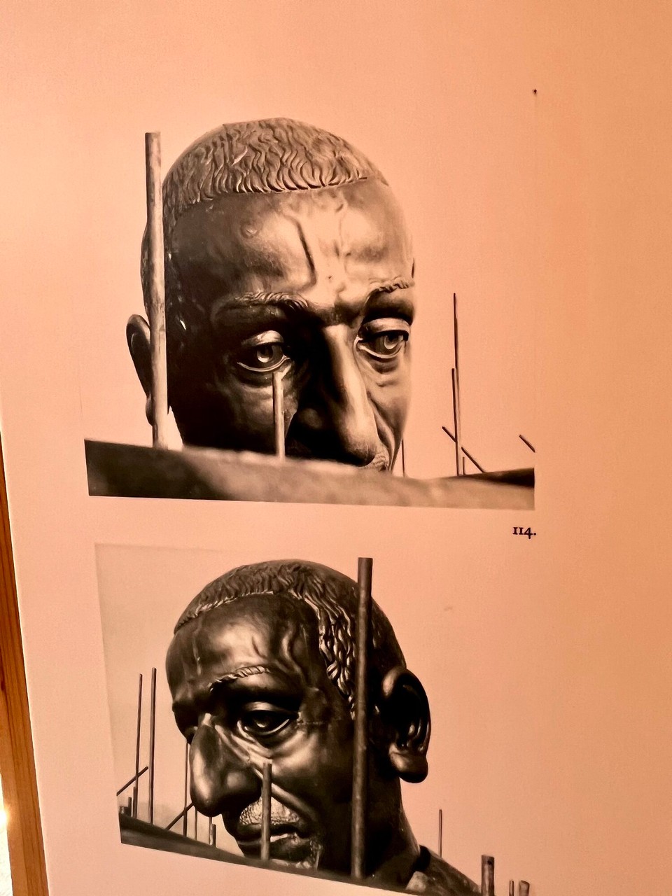 Italien - Arona - Ausblick aus den Augen dem Kragen und den Ohren