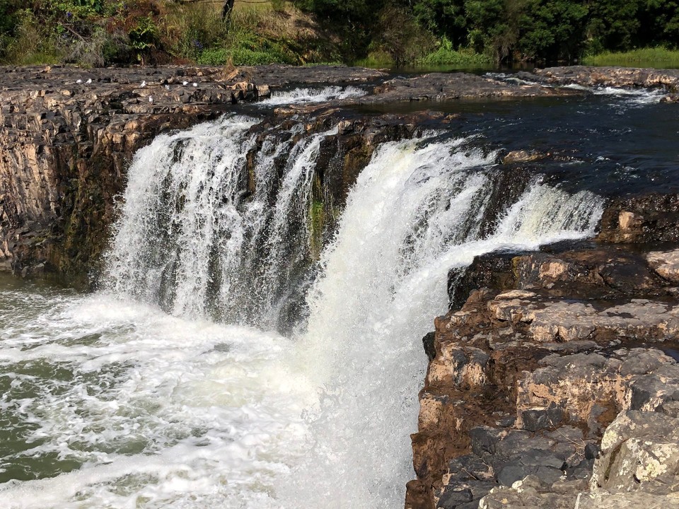 Neuseeland - Karikari Peninsula - Huraru-Falls mit wenig Wasser