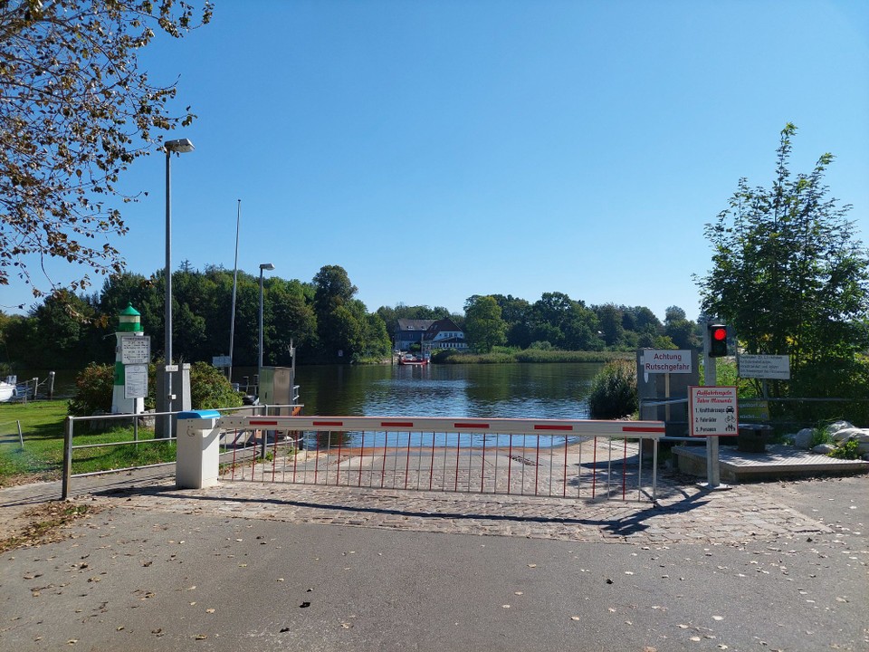 Deutschland - Brodersby-Goltoft - An der Fähre über die....