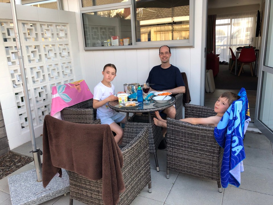 Neuseeland - Taupo - Znacht auf der Terrasse.