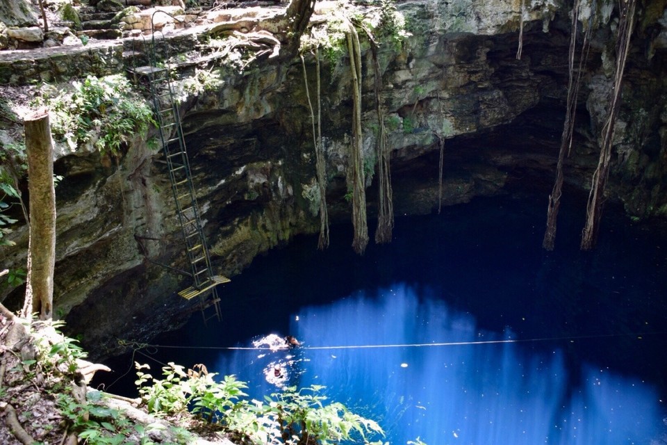 Mexiko - Cobá - Cenote LoL-Ha, bitte beachtet den Einstieg, echt Adventure.