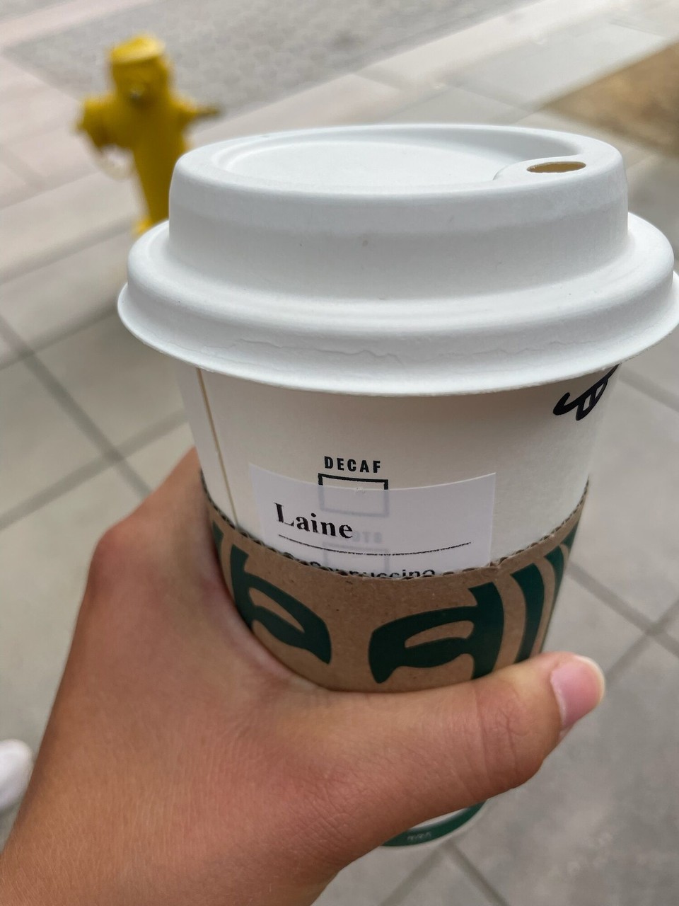 Vereinigte Staaten - Santa Monica - Im Starbucks weiss ich au ned was sie verstande hed. Aber die Schriebwis vo mim Name esch mier neu.😂😂 Fasch chli undefinierbar, wem sin Name mier gseid hend.😂😂