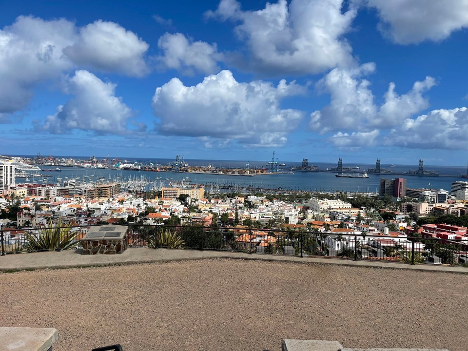 Spanien - Las Palmas de Gran Canaria - Das Hotel des Königs von oben….
