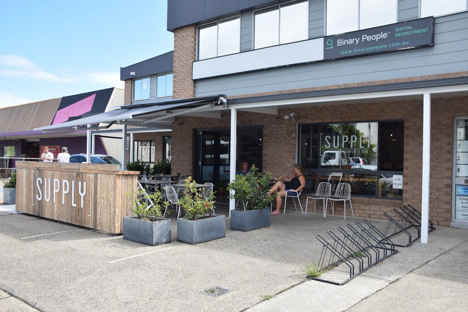 Australien - Coffs Harbour City - Das Café "Supply" - hier mussten wir keine Angst vor einem Sonnenbrand haben!
