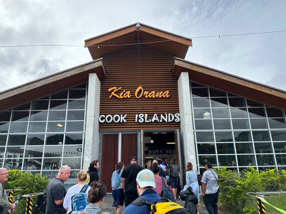 Cookinseln -  - Flug zurück in die Zukunft: Bin am Di. 2.Mai um 8:55 in Auckland gestartet und am Mo. 01.Mai 15Uhr in Rarotonga auf Cook Island gelandet 😎