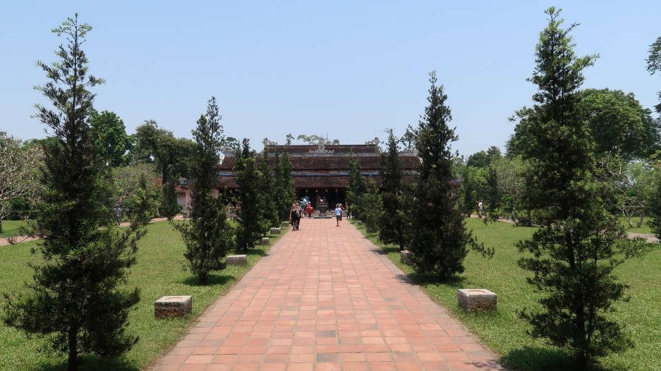 Vietnam - Huế - Zugang um Tempel...