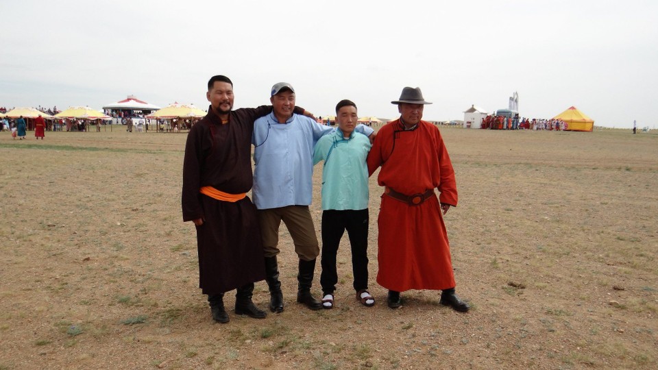 Mongolia - Mandalgovi - Our guide (left) and drivers