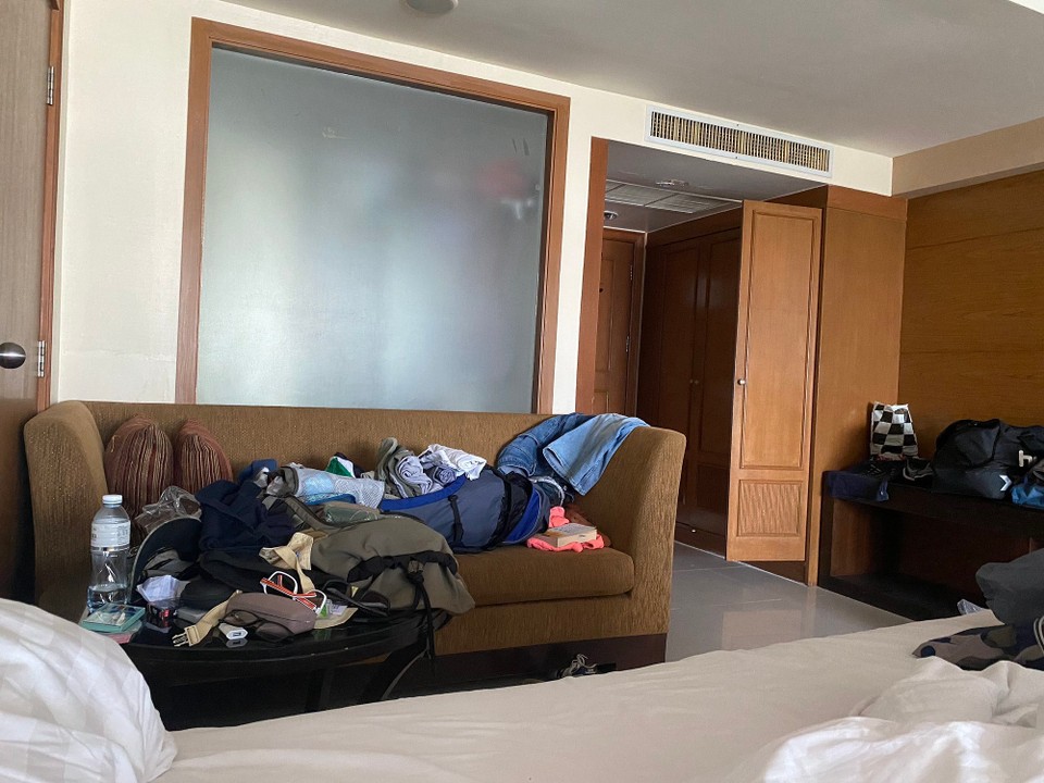 Vereinigte Arabische Emirate - Dubai - Furama Hotel Bangkok - leider gar nicht so schön, wie im Internet dargestellt. Es sah schon so aus, nur leider gefühlt 20 Jahre älter und abgerockt. 