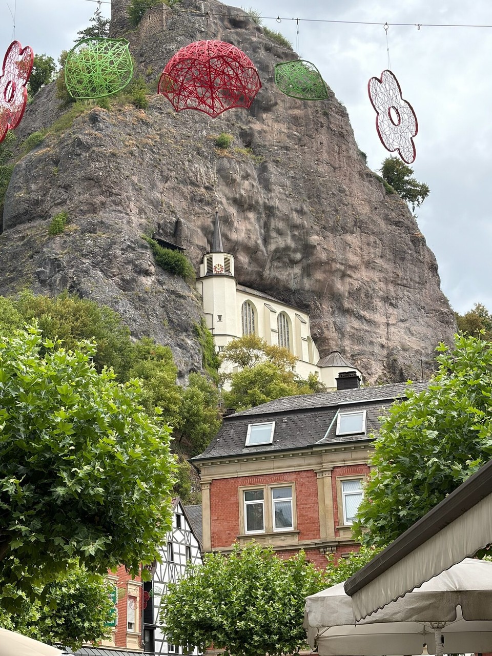 Deutschland - Idar-Oberstein - Anschließend sind wir noch zur Felsenkirche hoch gewandert. Leider konnten wir diese nicht besichtigen. 