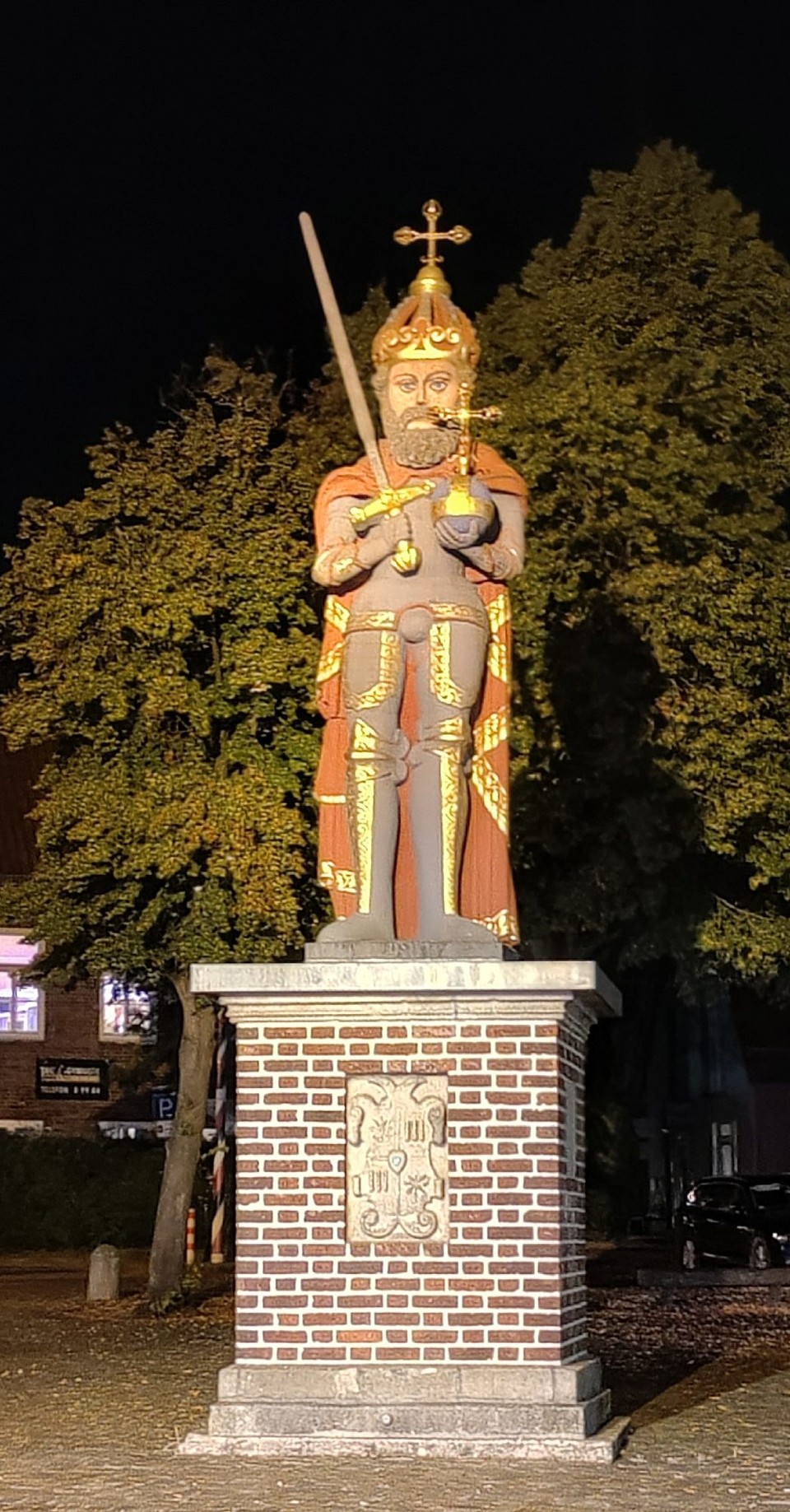 Deutschland - Wedel - Der Namensgeber des Hotels und das Symbol der Stadt Wedel. 
Der Roland 
