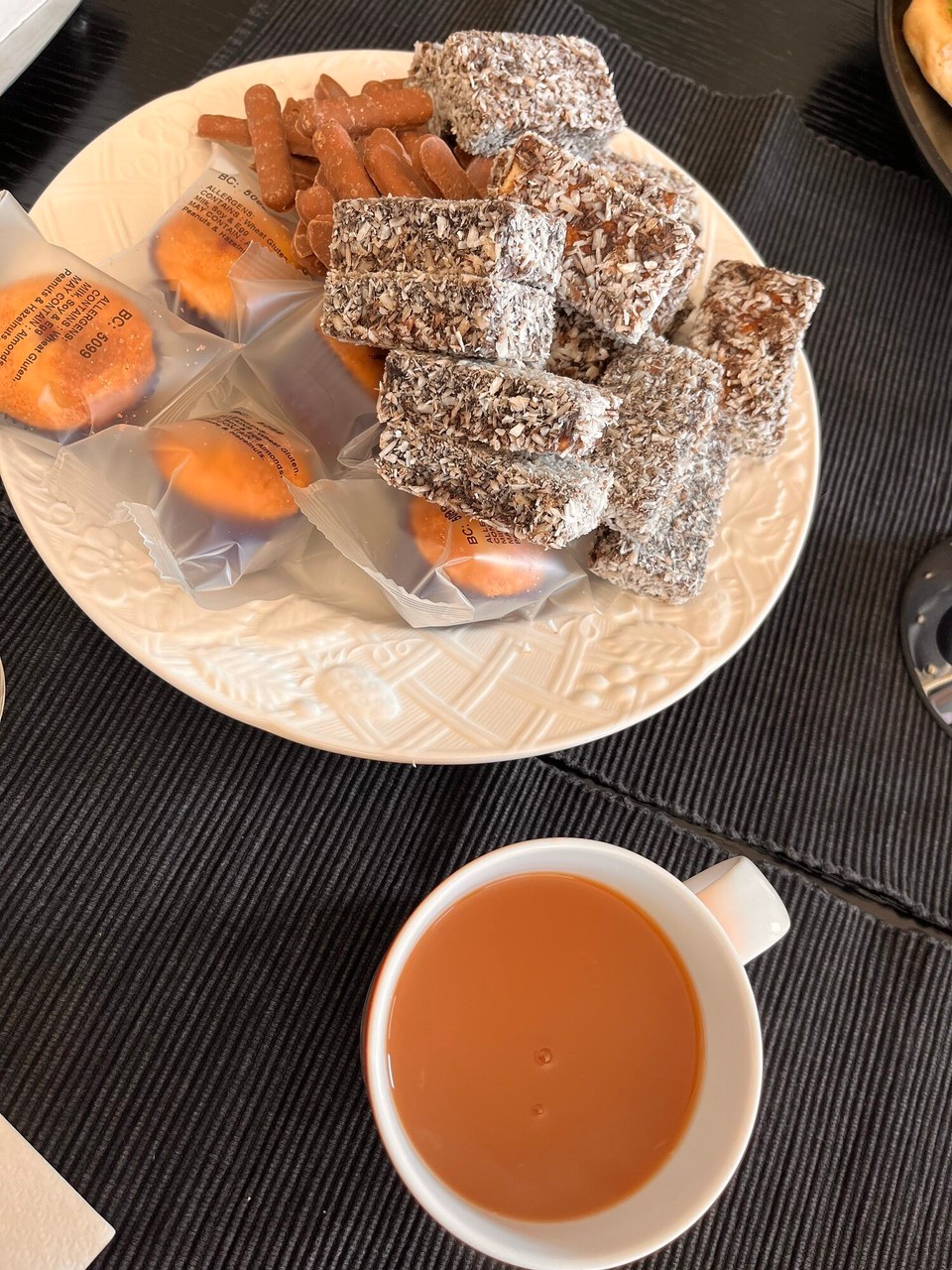 Australia - Melbourne - Simone made some lovely homemade Maltese food and sandwiches and also some cakes. Look at that cup of tea - first proper cuppa in months 