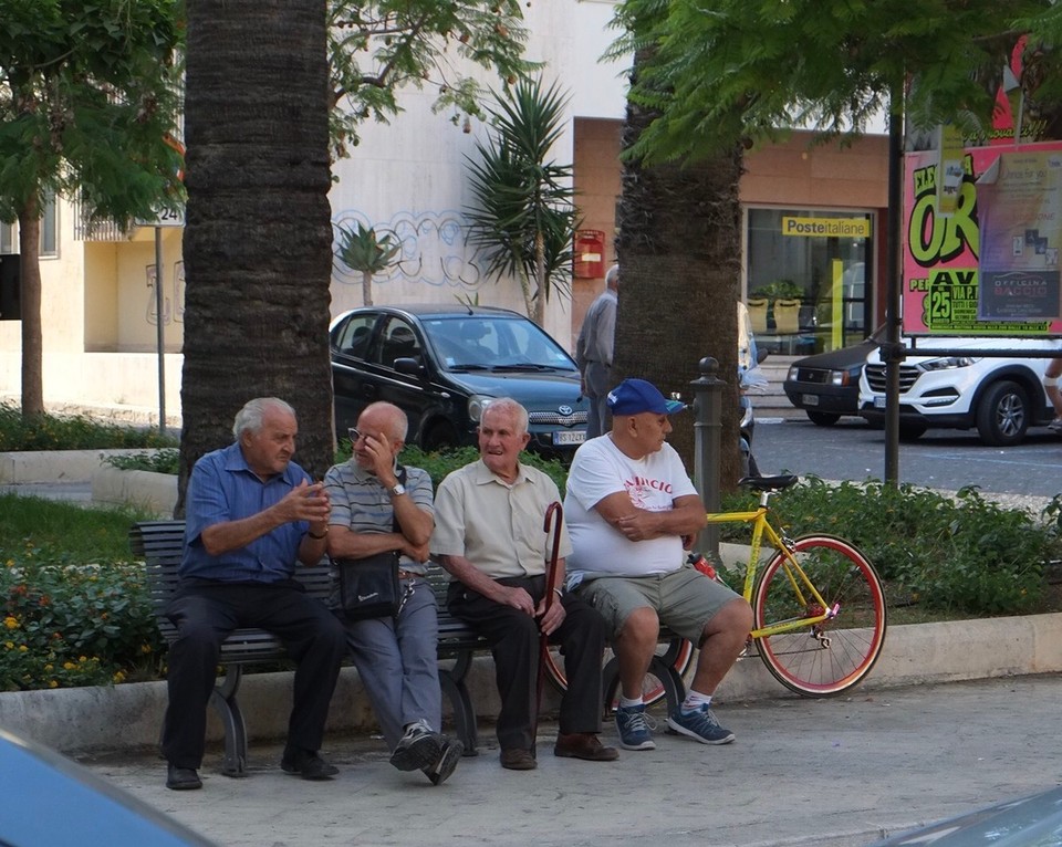  - Italien, Avola - Wem wohl von denen das Rennrad gehört?