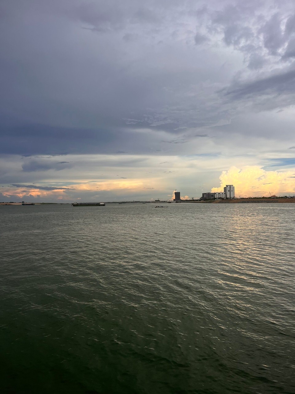 Cambodia - Phnom Penh - Sunset riverboat cruise today with Jacob 
Unlimited beers so best believe we took advantage of that. Some very pretty views along the way 