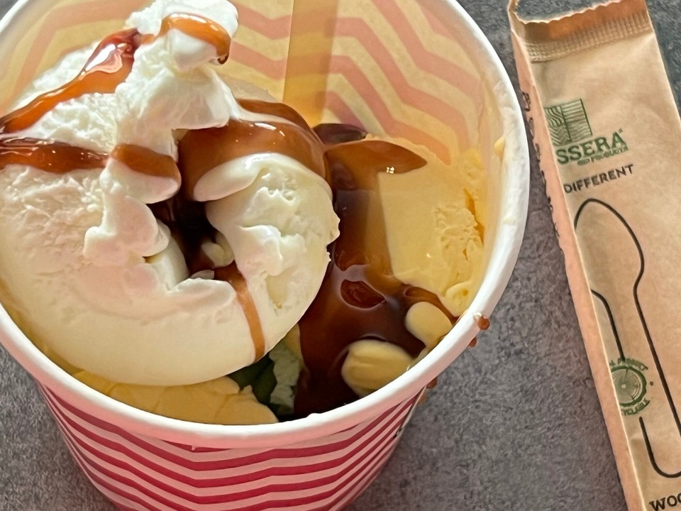 Griechenland - Koskinou - Auch wenn ich oft auf das Mittagessen verzichtet habe, ein Eis geht immer.