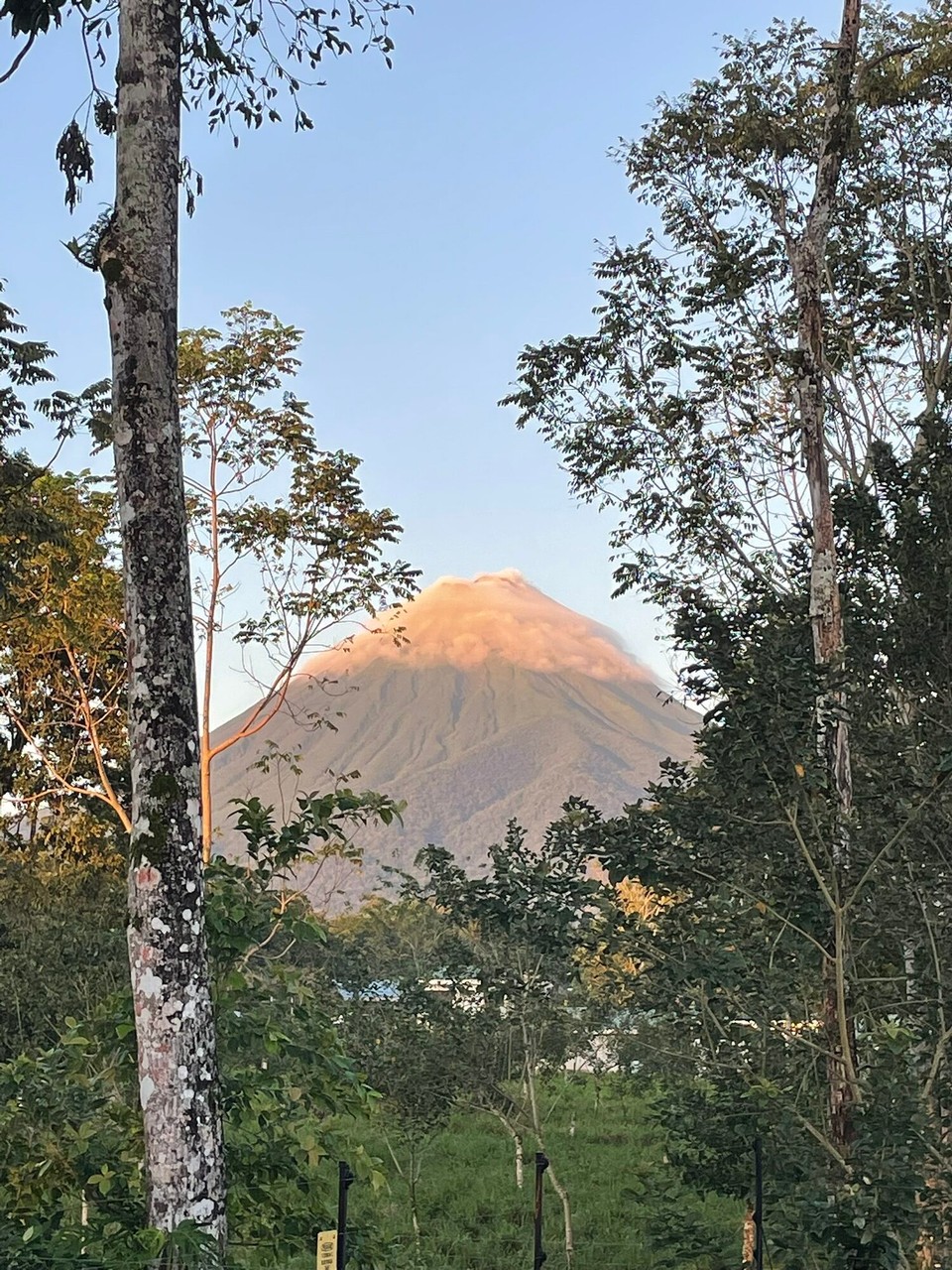 Costa Rica - La Fortuna - Klarer Himmel, klare Sicht auf den Volcano Arenal