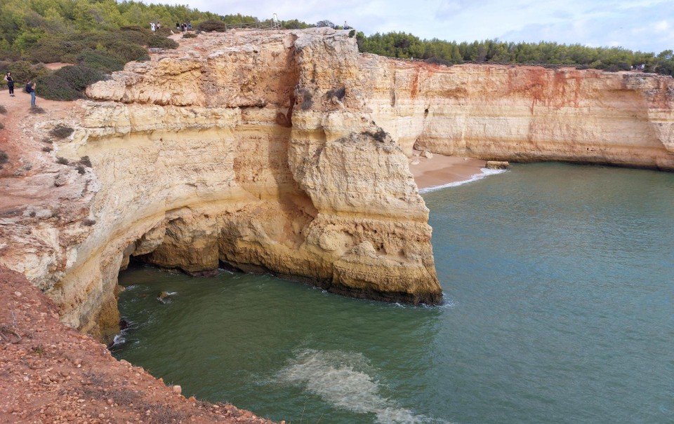 Portugal - Armação de Pêra - Steilküste mit Badebuchten