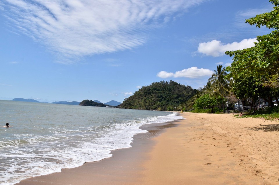 Australien - Port Douglas - Erster Stop Trinity Beach, fast Menschen leer.