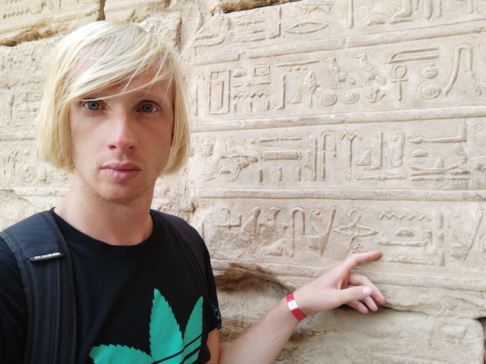 Ägypten - Luxor - Hieroglyphen lesen😏