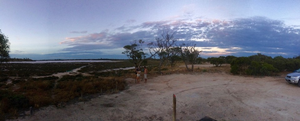 Australia - Murray-Sunset - A storm was builing up in the back. It was so hot and humid!