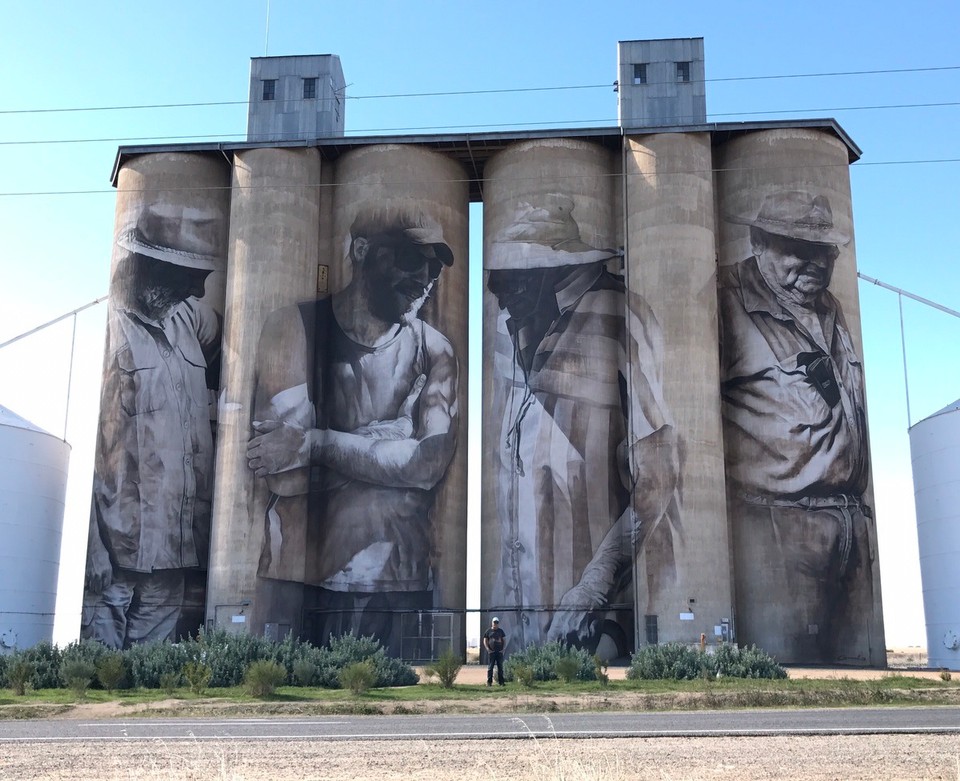 Australia - Hopetoun - Painted silos by Ole Guido