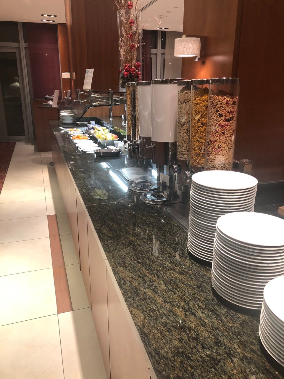 Deutschland - Frankfurt am Main - Das Frühstücksbuffet im Hilton Garden.Sehr gut und reichlich. Da muss niemand niemand hungern. 