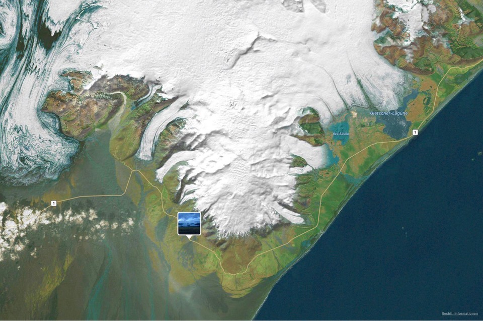 Island - Sveitarfélagið Hornafjörður - So sieht unser aktueller Standort aus der Luft betrachtet aus. Morgen besuchen wir eine der kleinen Gletscherzungen vom grossen Vatnajökull.