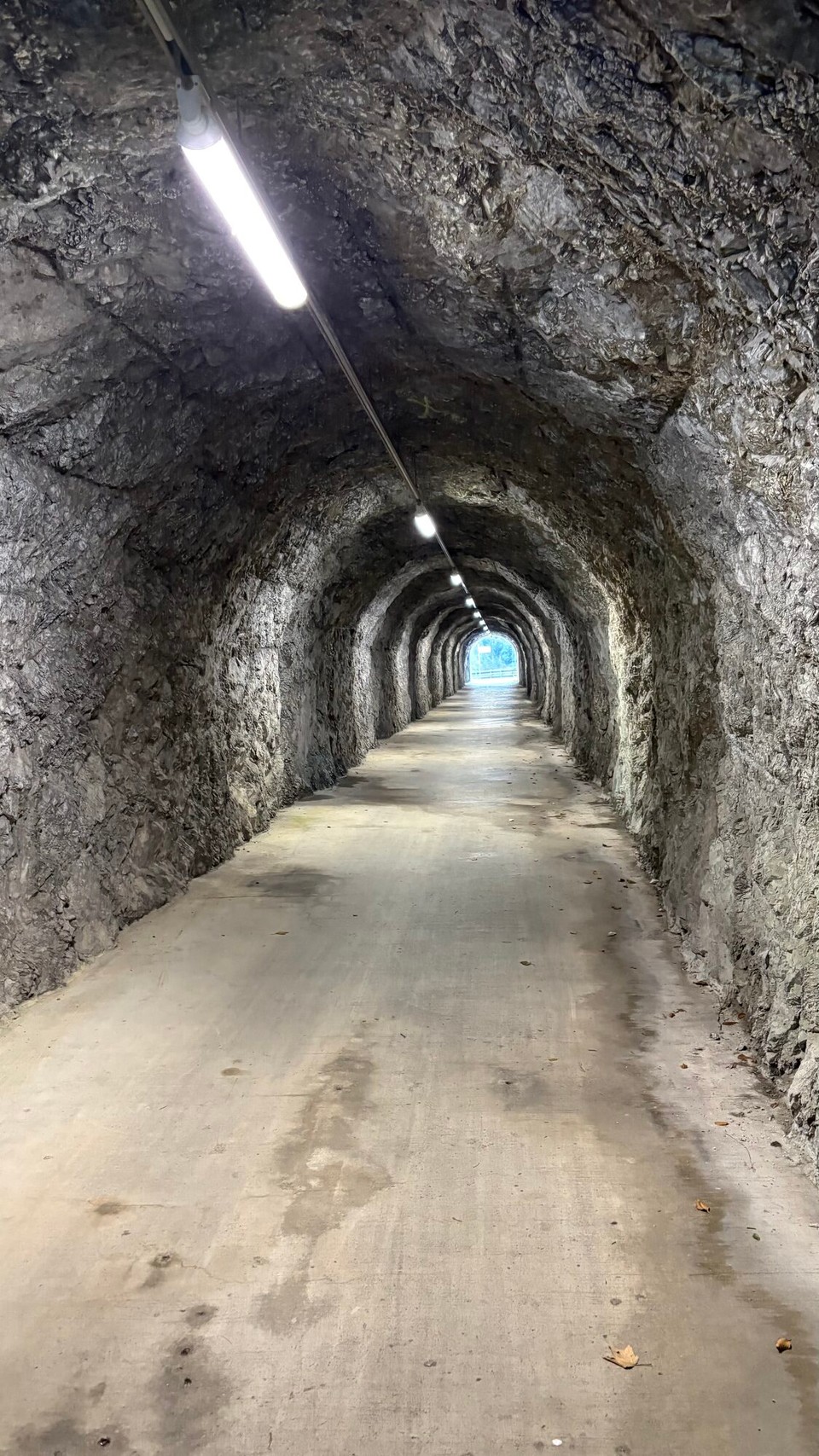 Österreich - Eben am Achensee - Durch den Tunnel…