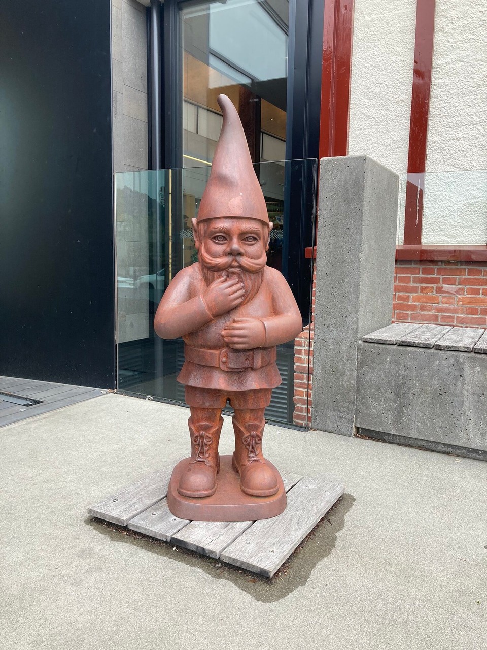 Neuseeland - Nelson - Santas Helfer oder doch nur ein Gartenzwerg? 🤔😅