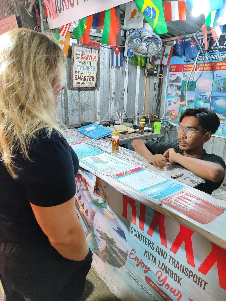Indonesia - Kabupaten Lombok Tengah - Serious transport convo 