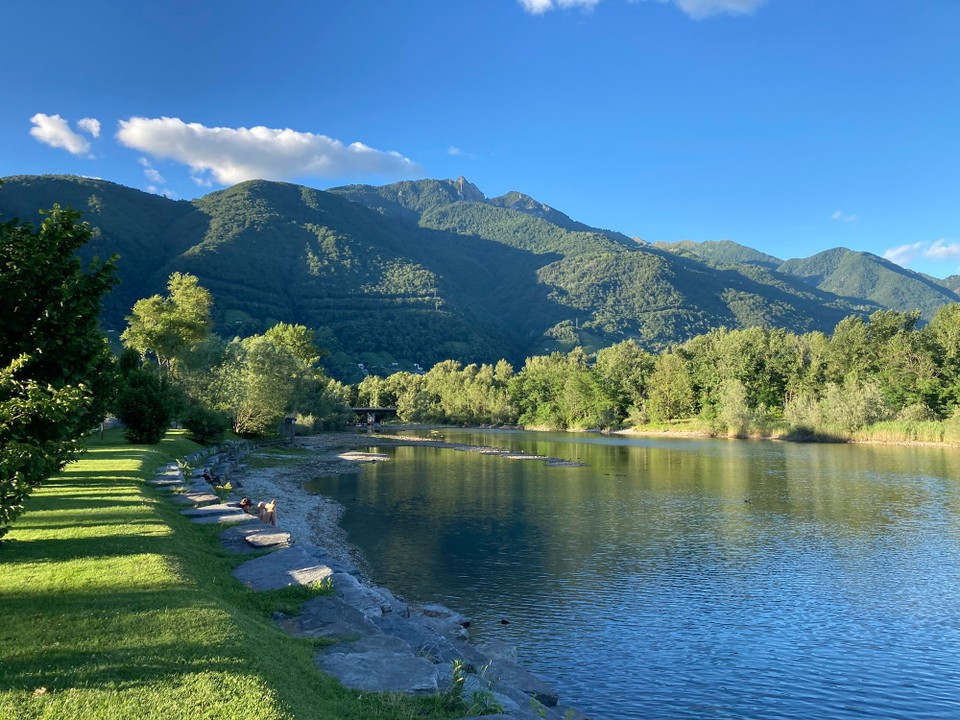 Schweiz - Tenero - Abendstimmung am Fluss
