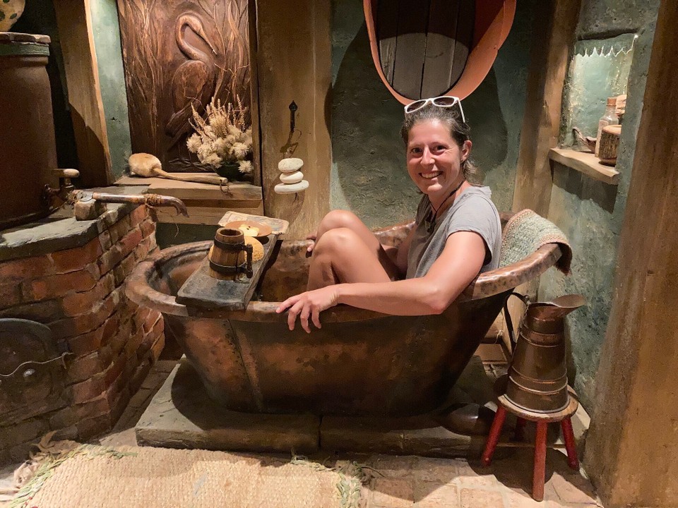 Neuseeland - Matamata - In meinem zweiten Leben werd ich Hobbit - die Badewanne passt schon mal 🤪