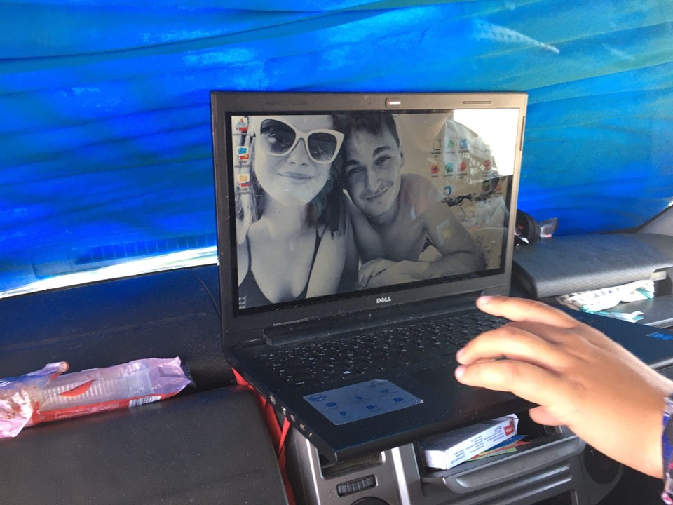 Australien - Geraldton - Wenn die Sonne mittags zu doll scheint... man aber trotzdem gerne Film gucken will 