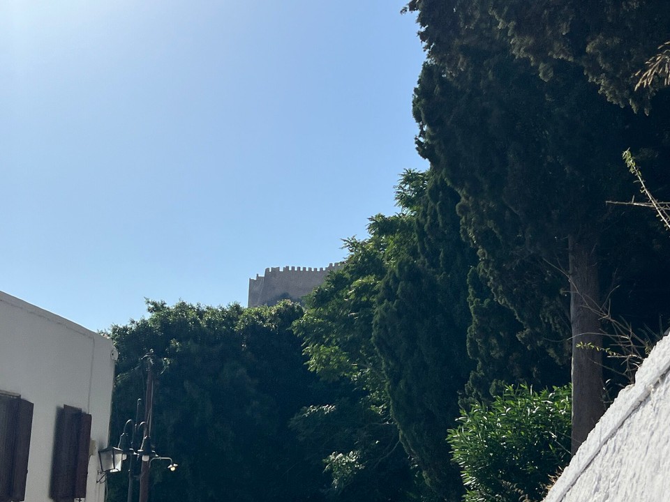 Griechenland - Lindos - Erster Advent aus der Ferne auf die Akropolis