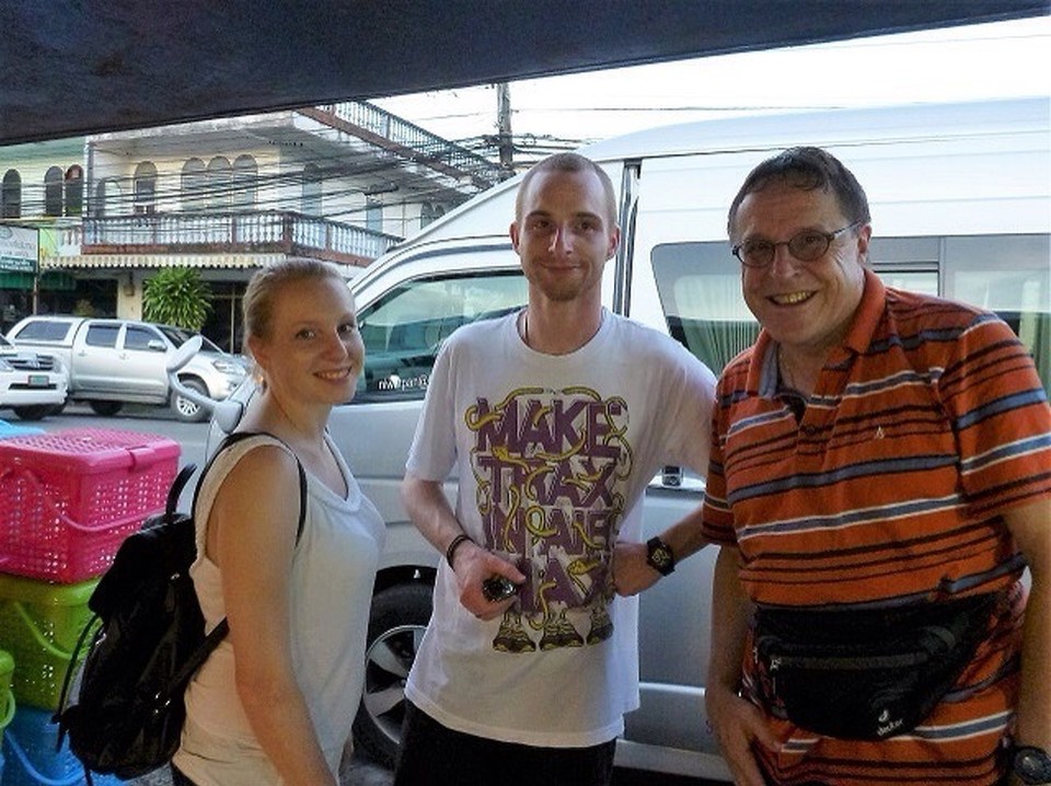 Thailand - Choeng Thale - Sandro und Marina mit dem stolzen Papa