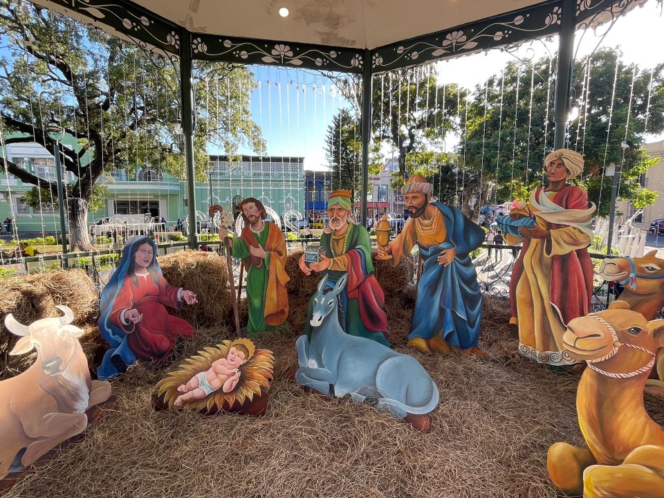 El Salvador - Santa Ana - Und das mit der Weihnachtsstimmung bei 30 Grad weiter versuchen 🎄 