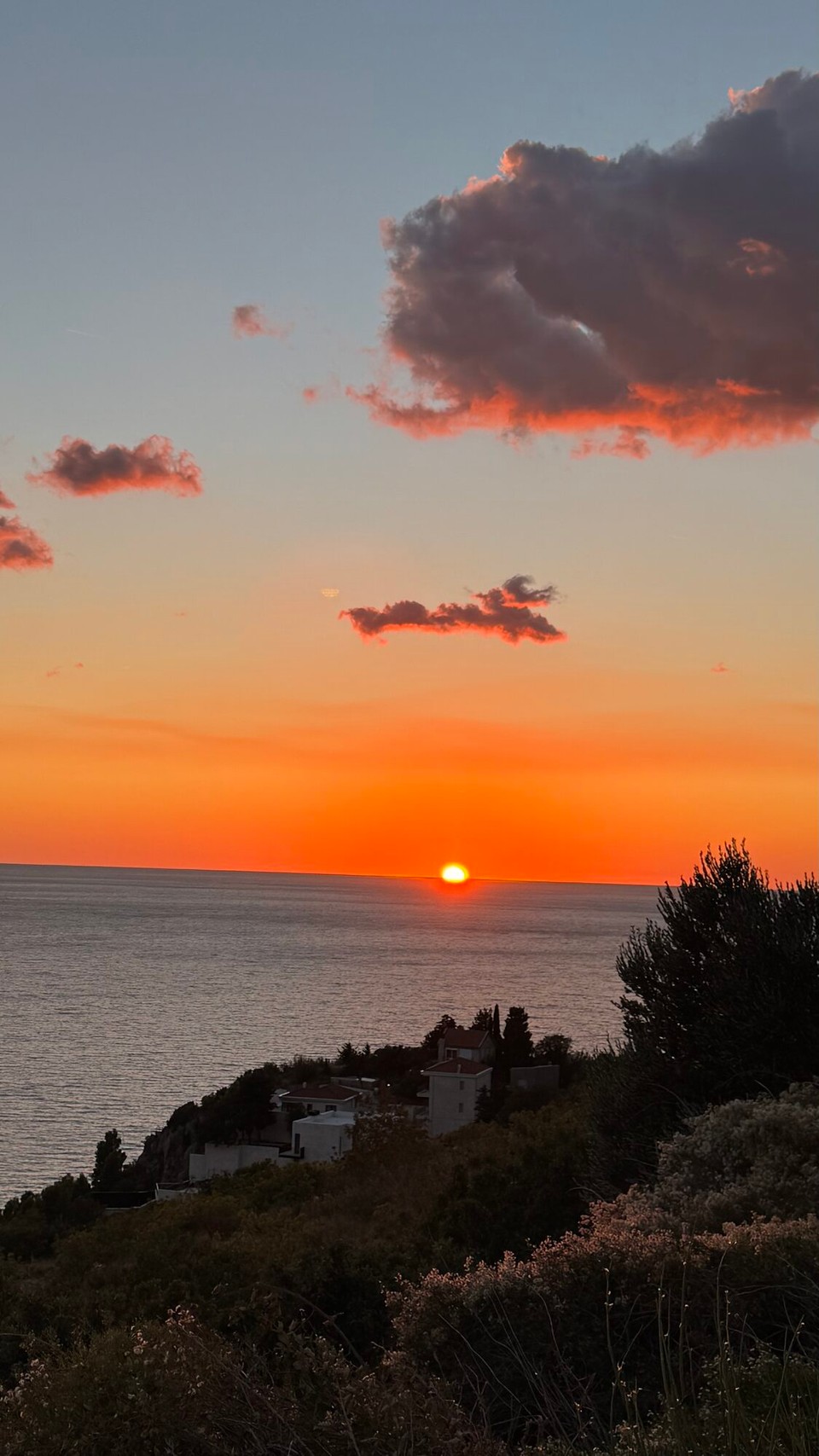 Montenegro - Budva - Auf dem Rückweg nach Budva wurden wir mit einem schönen Sonnenuntergang belohnt.