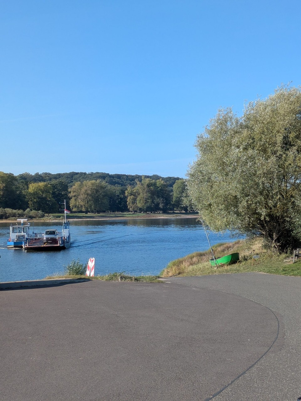 Deutschland - Havelberg - Der Termin bescherte uns eine wunderschöne Fährfahrt und ca. 20 km Umweg.