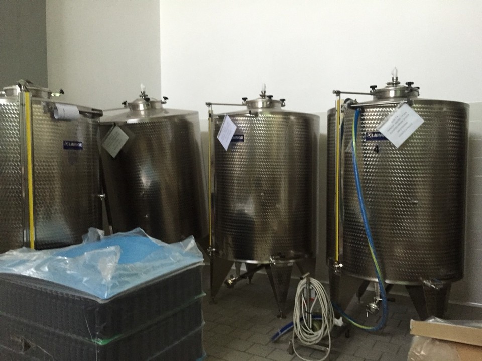 Italien - Spiaggia Sampieri - Hier werden die verschiedenen Ölsorten gelagert