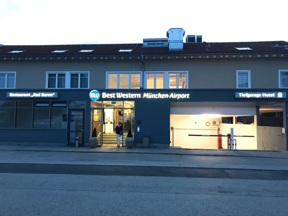 Deutschland - Hamburg - Ist zwar nicht Cancún aber München Erdingen kann auch schön sein, wir lassen uns die Laune nicht vermiesen 😎🤪🎉🎊🍾🤡